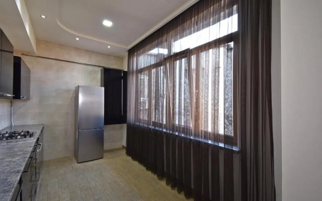 Tumanyan street, 3 bedrooms New Renovated apartment TM662
