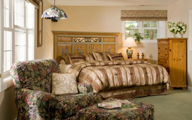 Goldmoor Inn