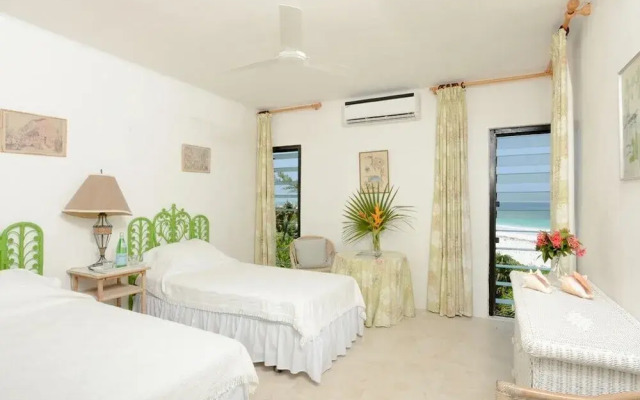 Oceanfront Elegance: Lovely Home With Views