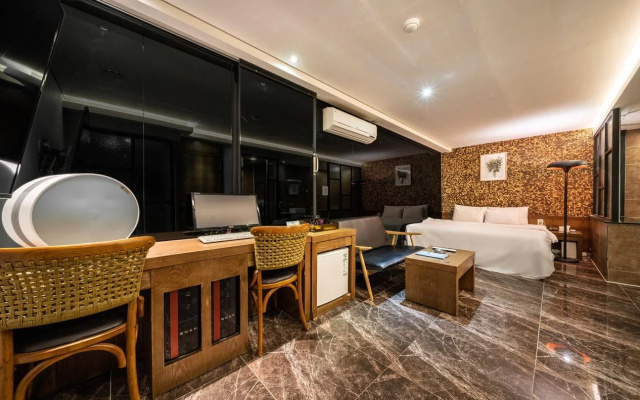 Soo Hotel