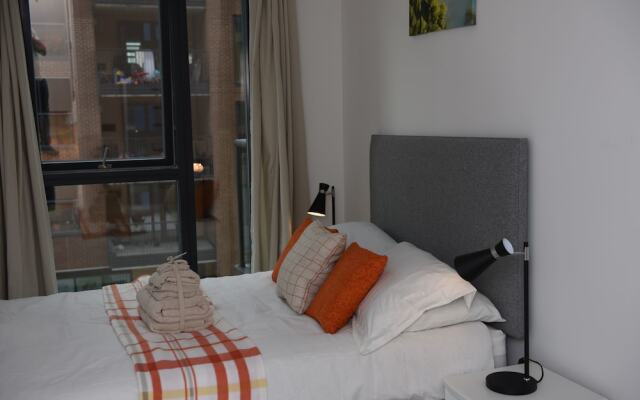 Апартаменты Logic Apartments Greenwich вид на фасад