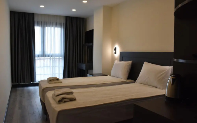 Shishly Palace Hotel