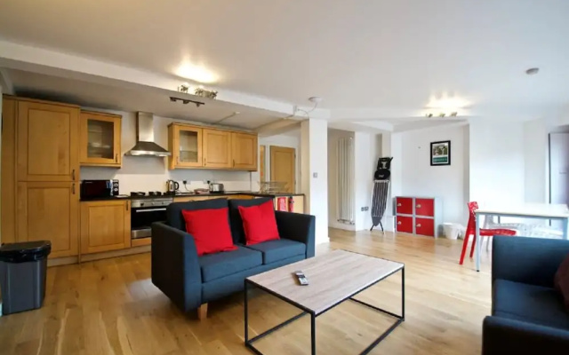 Acorn - Kamen House Apartments