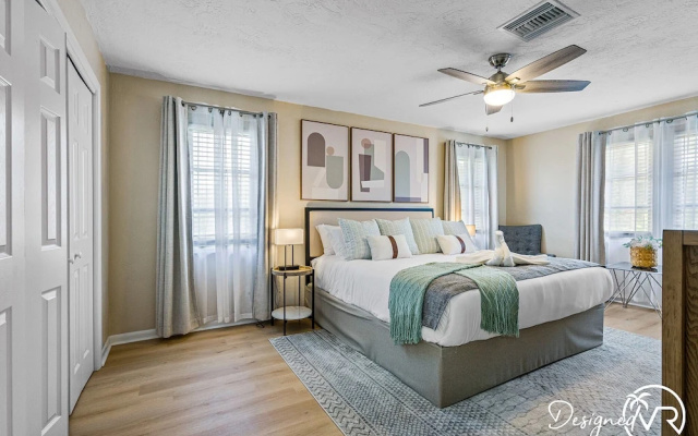 8 BR Heated Pool & Soccer Field