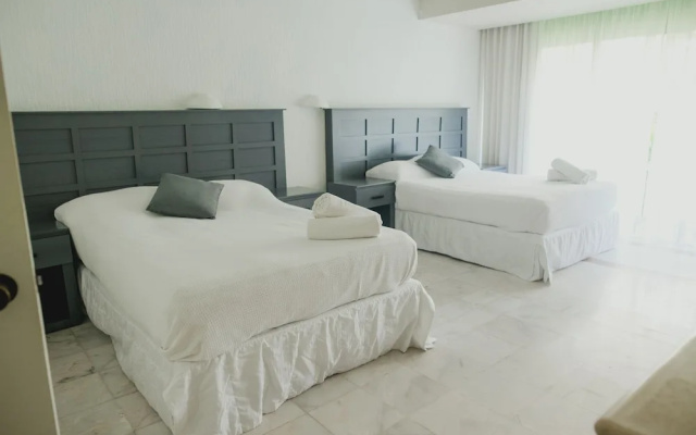 State of the Art beach front Condo