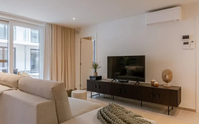 Cozy Ground-floor Apartment With Spacious Terrace
