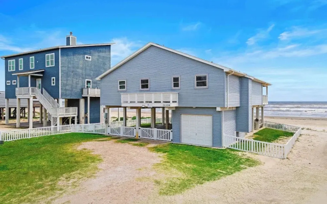 The Beach House by Ryson Vacation Rentals