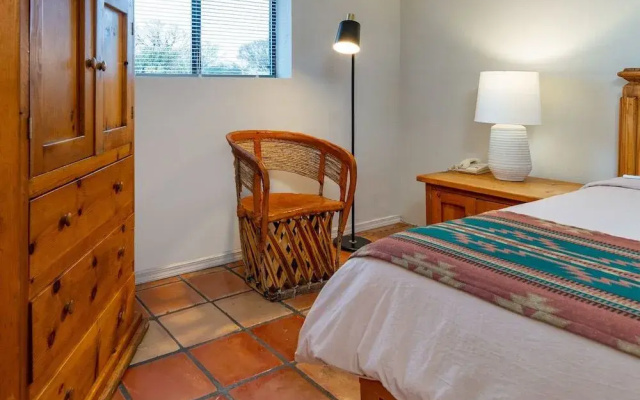 Pecos Trail Inn