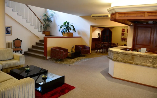 Hotel Crown