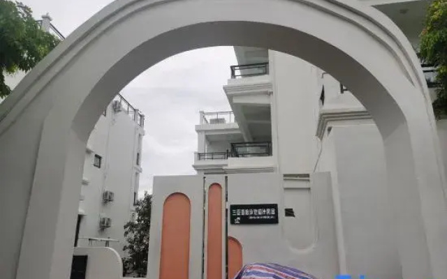 Sanya Haishi Pool Design Homestay (West Island Tourist Scenic Area)