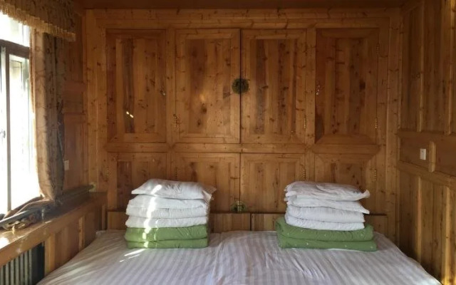 Yangkor Tibetan Homestay - Hostel