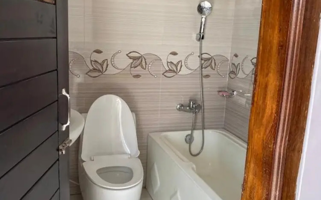 4 Beds Condo Holiday Home at Bashundhara, Dhaka