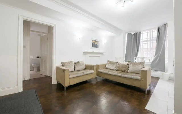 Lovely & Spacious 2 Bedroom APR Queensway