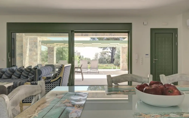 Ouzo Stone House 1, with private pool