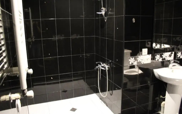 Flat With 3 Bedrooms