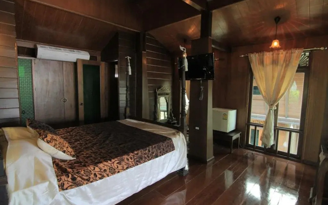 The Sali-Kham Traditional Lanna Home