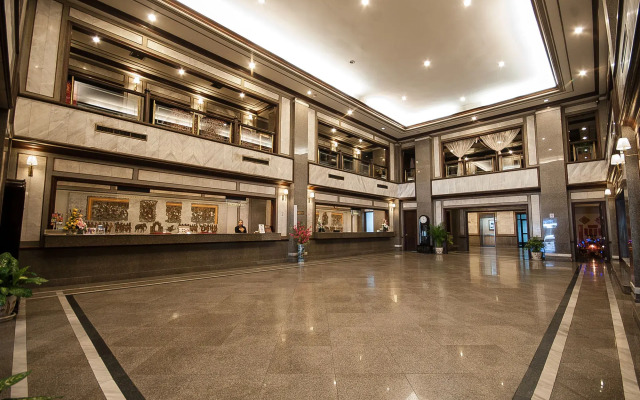 Diamond Plaza Hotel