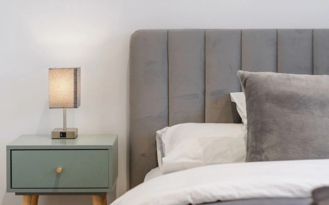 2 bed 2 Bath Central London Apt