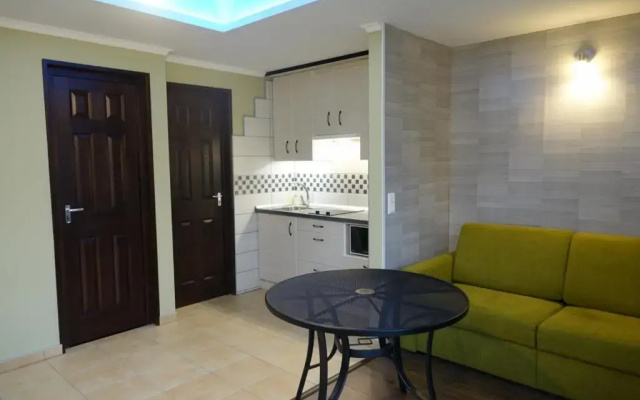 Mesteri Apartman 1A-B