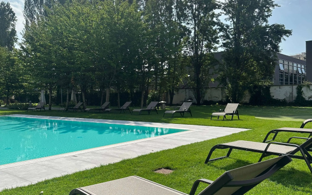 Отель Ramada Plaza by Wyndham Milano