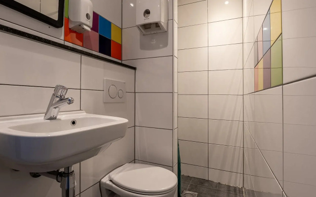 Hans Brinker Hostel