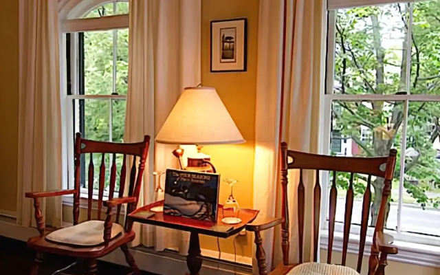 Ardmore Inn