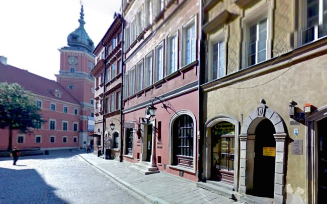 Отель AAA STAY Castle Square Old Town вид на фасад