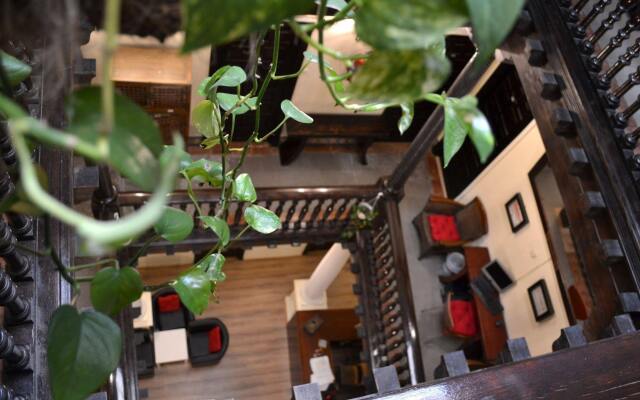 Отель Nuevo Suizo Bed and Breakfast Испания, Севилья - 2 отзыва об отеле, цены и фото номеров - забронировать отель Nuevo Suizo Bed and Breakfast онлайн вид на фасад