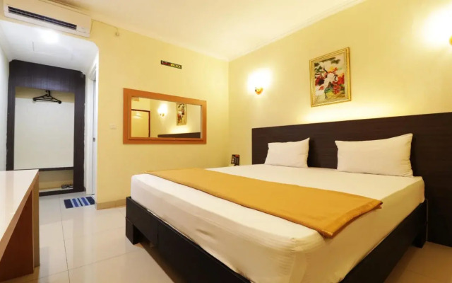 Hotel Golden Sari