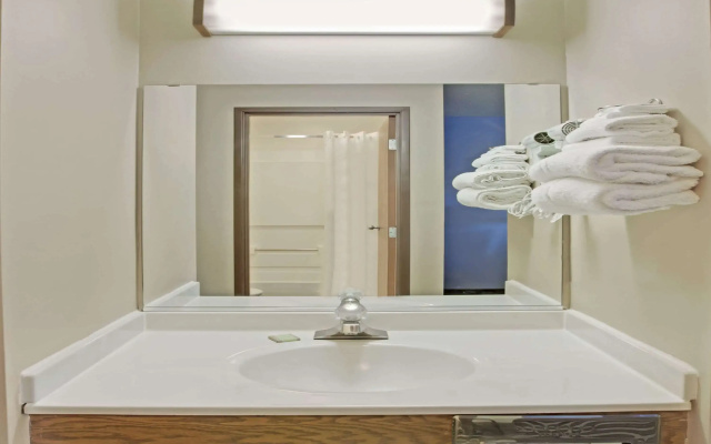 Baymont Inn & Suites by Wyndham Richmond