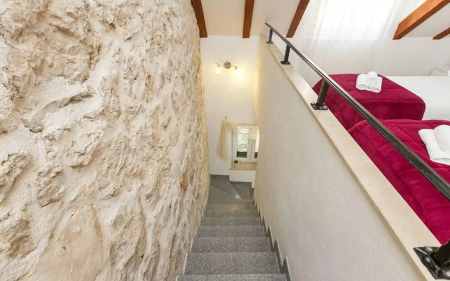 Peruzovic Rooms 2