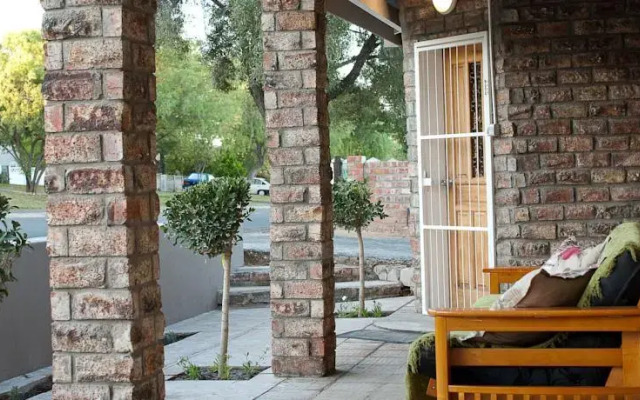 Oudtshoorn Overnight