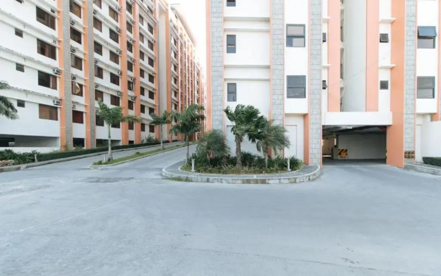 RedDoorz Premium @ Paseo Verde Las Pinas