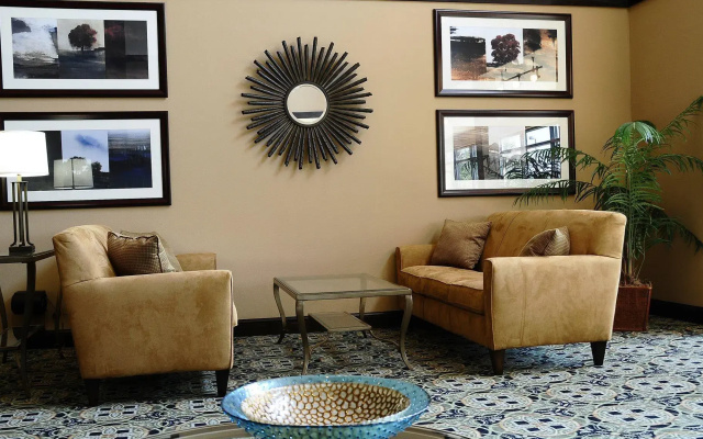 Holiday Inn Express & Suites Delafield by IHG