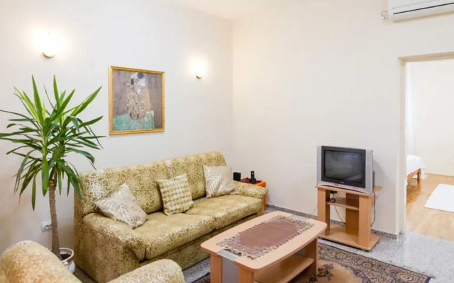 Square Hostel