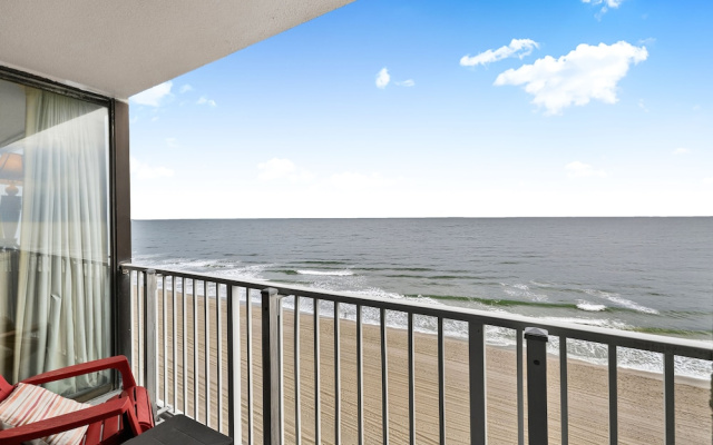 Sands Beach Club 820