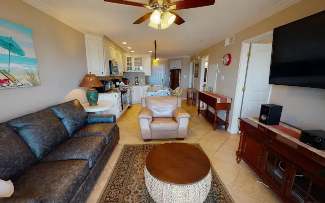 Seascape 2113 2 Bedroom Condo by RedAwning