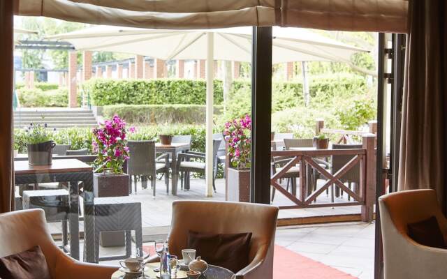 Отель Steigenberger Hotel Berlin Германия, Берлин - 5 отзывов об отеле, цены и фото номеров - забронировать отель Steigenberger Hotel Berlin онлайн вид на фасад