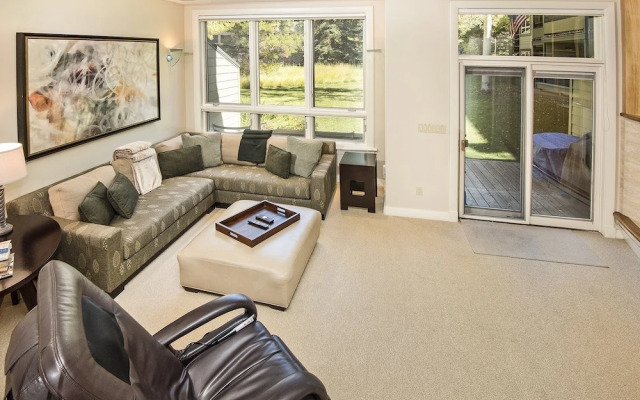 Coldstream Townhome 38