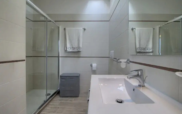 Blanca Deluxe House