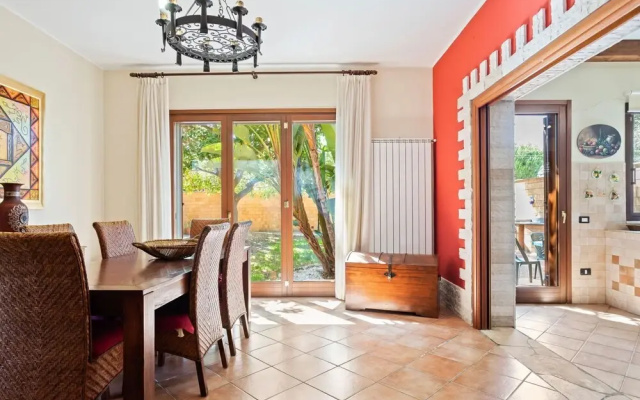 Peaceful Holiday Home in Punta Milocca With Private Pool