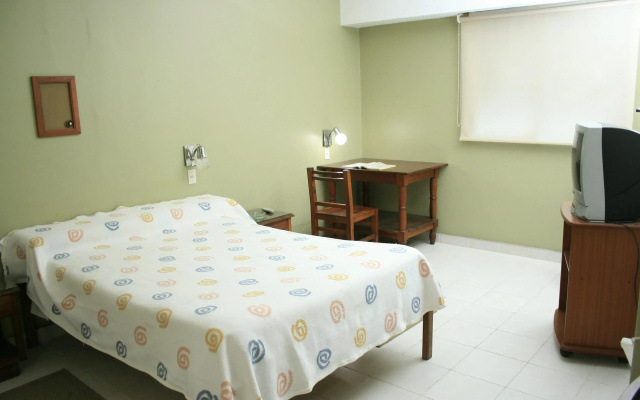Hotel Y Aparthotel Colon
