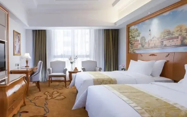 Vienna Hotel Xiufeng Park, HeshanDistrict,Yiyang