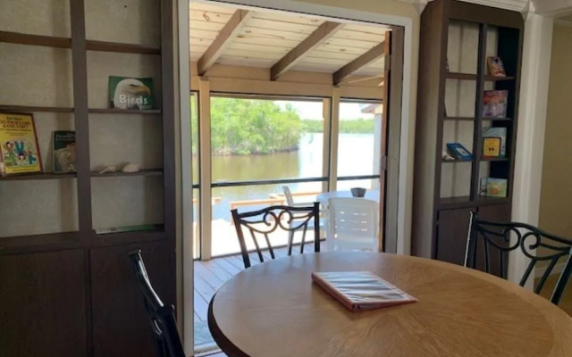 River Wilderness Waterfront Cabins