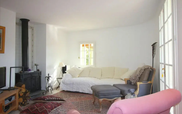 Child-friendly Holiday Home in Esparron-de-verdon
