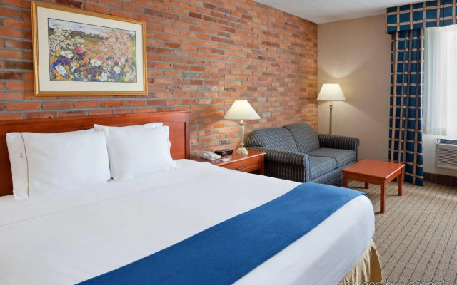 Holiday Inn Express Toronto East - Scarborough by IHG