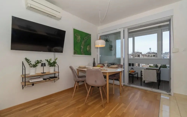 Zozo, Modern Two-Bedroom Suite