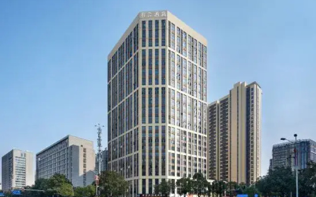 pure clouds Hotel