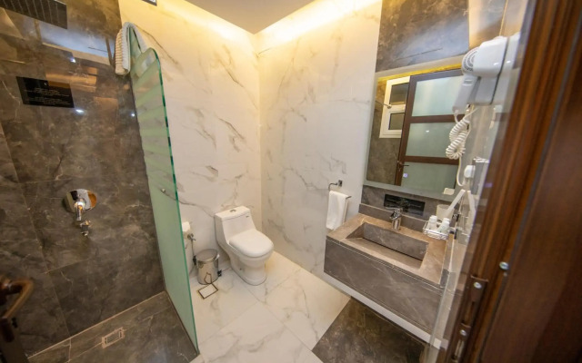 Luxury Night Hotel