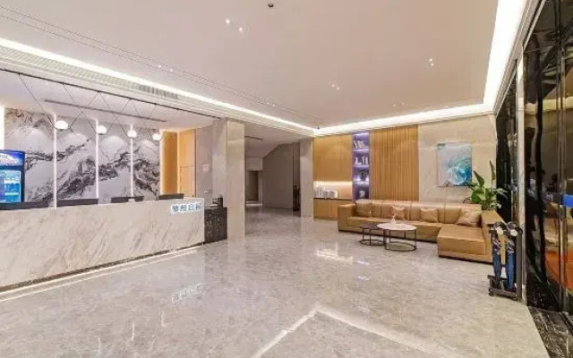 Unitour Hotel (Yulin First People's Hospital Wanhualou)